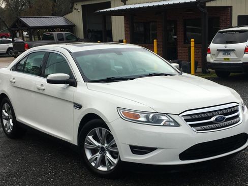 Used 2011 Ford Taurus SEL w/ 201A Rapid Spec Order Code image 7