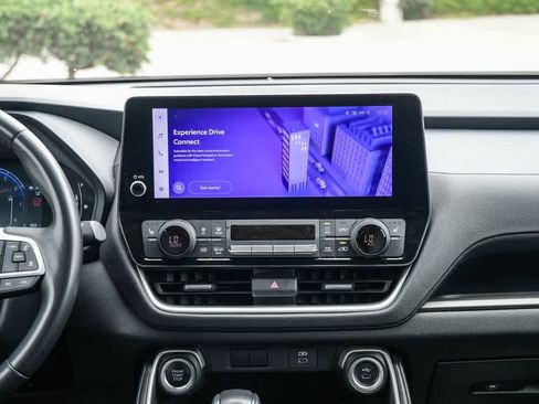 Used 2025 Toyota Grand Highlander FWD image 13