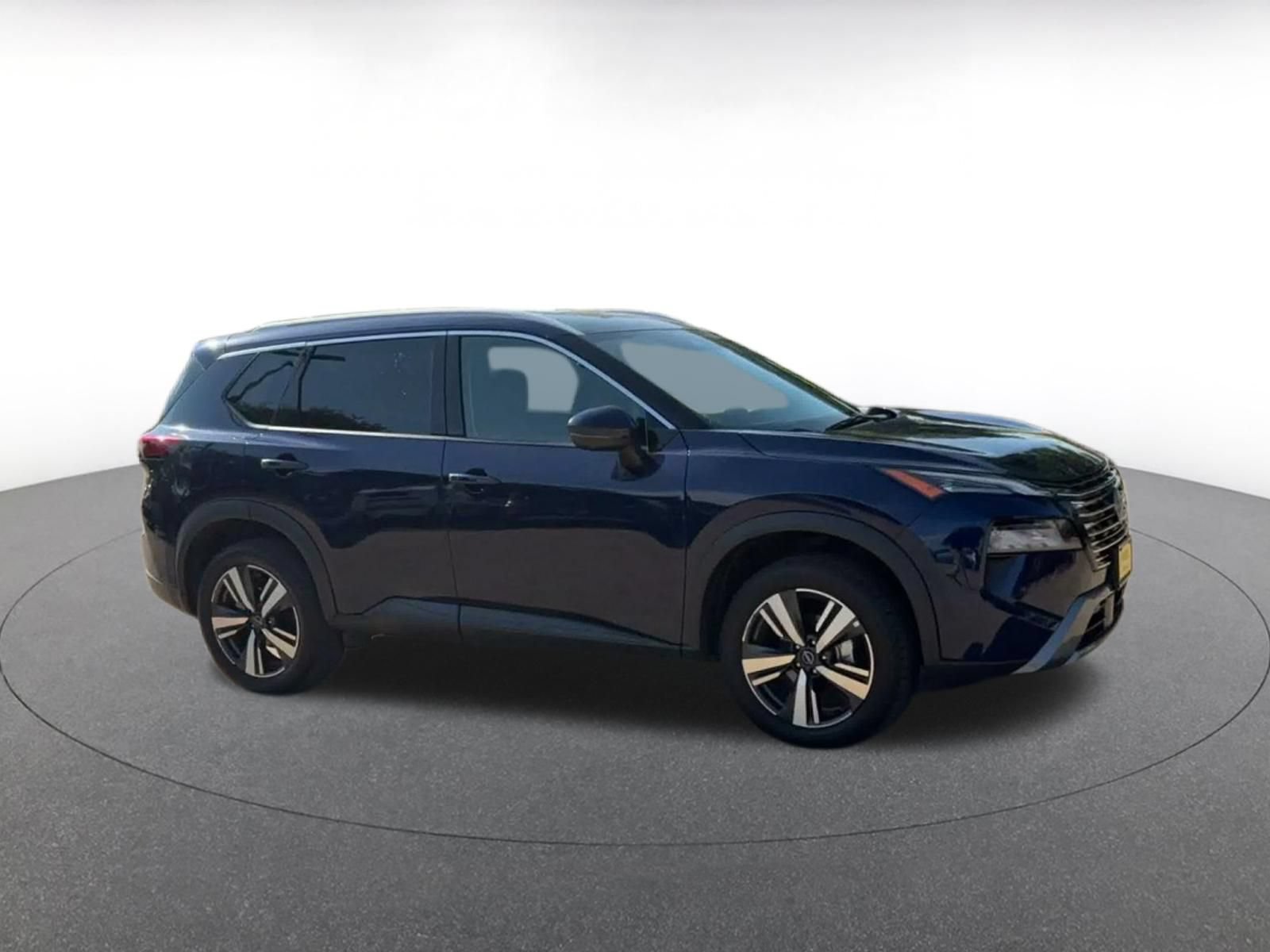 Used 2026 Nissan Rogue SL AWD/4WD image 2