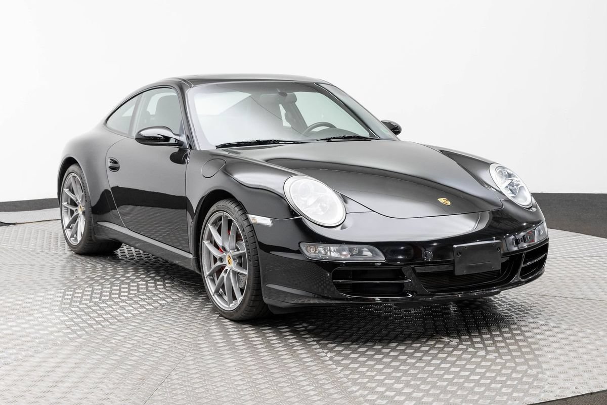 Used 2005 Porsche 911 Carrera RWD image 4