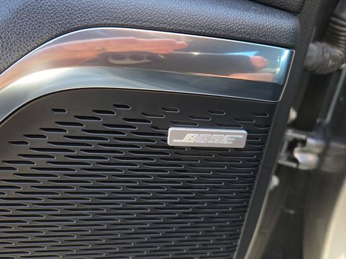 Used 2025 GMC Acadia Elevation image 33