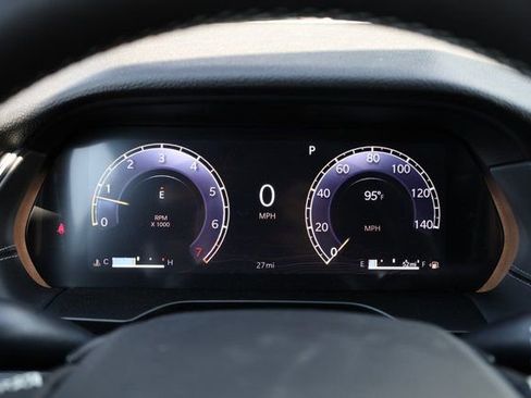 New 2025 Jeep Grand Cherokee Laredo image 15