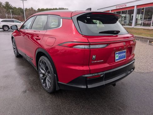 Used 2025 Toyota Crown Signia w/ Advanced Technology Package image 3