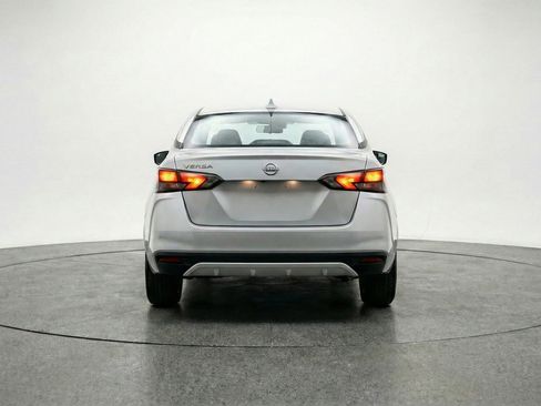 Used 2025 Nissan Versa SV image 6