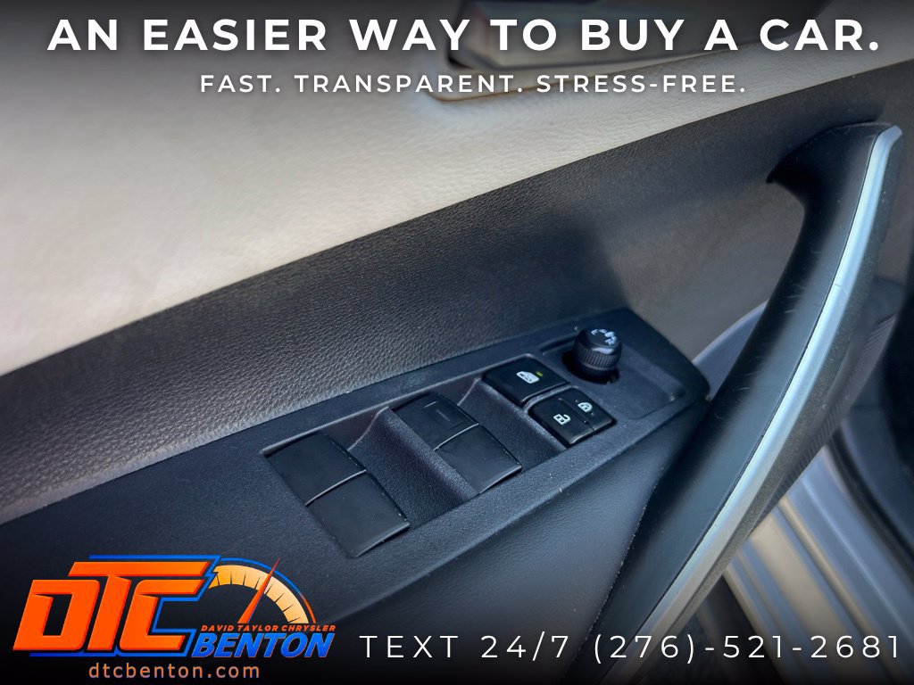 Used 2023 Toyota Corolla SE FWD image 9