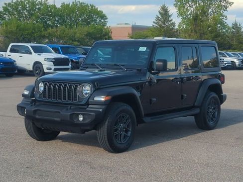 Used 2025 Jeep Wrangler Unlimited Sport AWD/4WD image 7