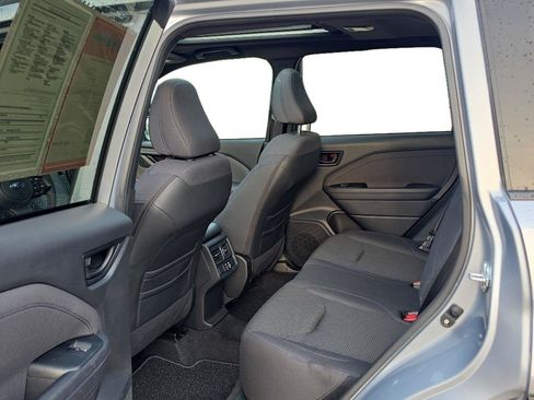 Used 2025 Subaru Forester Premium AWD/4WD image 19