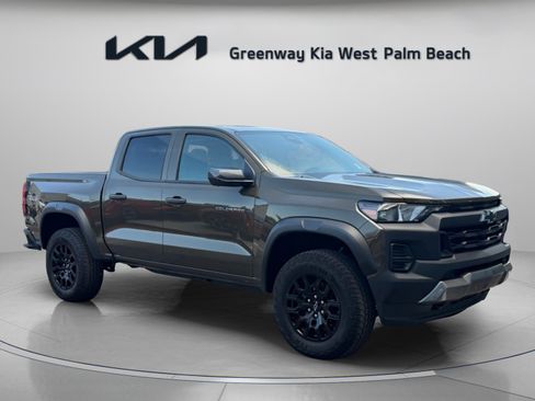 Used 2025 Chevrolet Colorado Trail Boss AWD/4WD image 1
