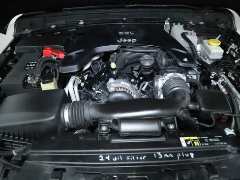 Used 2018 Jeep Wrangler Unlimited Sport S AWD/4WD image 35