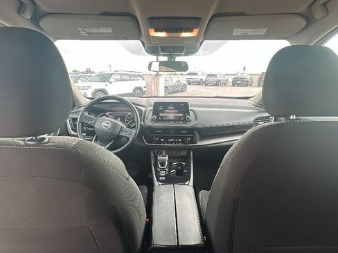 Used 2025 Nissan Rogue SV FWD image 28