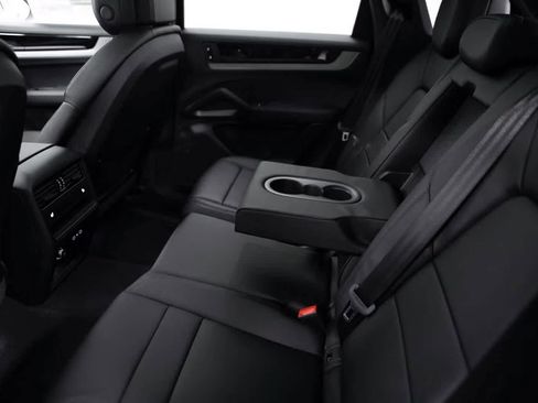Certified 2026 Porsche Cayenne AWD/4WD image 35