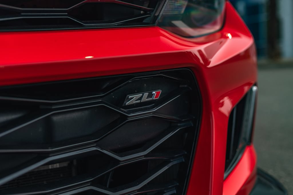 Used 2018 Chevrolet Camaro ZL1 RWD image 4