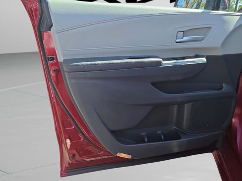 Used 2022 Toyota Sienna XLE image 29