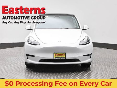 Used 2022 Tesla Model Y Long Range AWD/4WD image 2