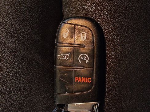 Used 2018 Jeep Grand Cherokee Limited image 32