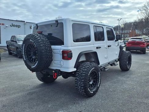 Used 2019 Jeep Wrangler Unlimited Sahara image 6