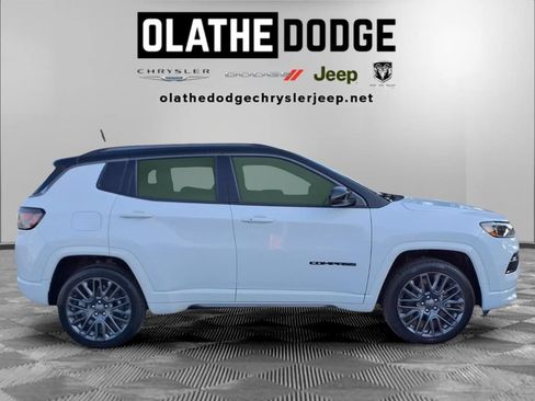 Used 2022 Jeep Compass High Altitude AWD/4WD image 30