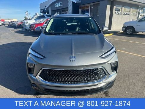 Used 2024 Buick Encore GX Sport Touring image 9
