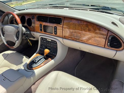 Used 2001 Jaguar XKR Convertible RWD image 40
