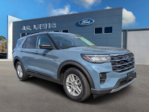 New 2026 Ford Explorer Active w/ Active Comfort Package image 1