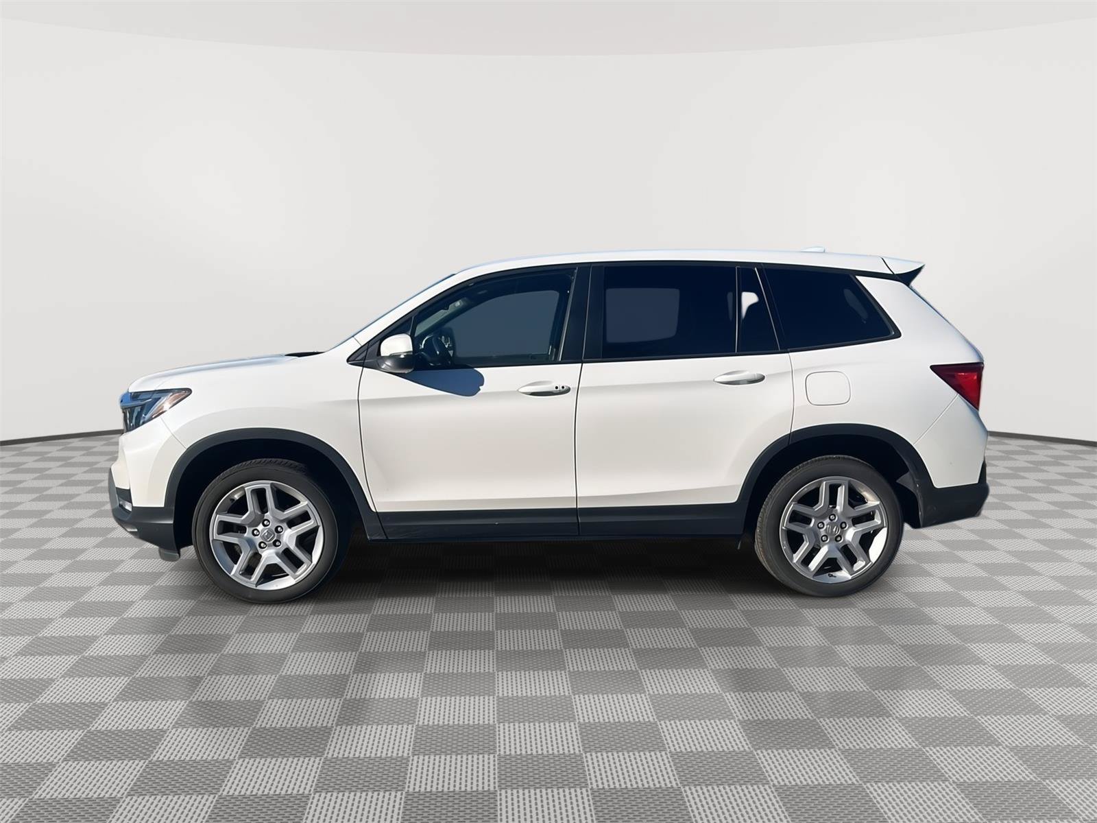 Certified 2025 Honda Passport EX-L image 26