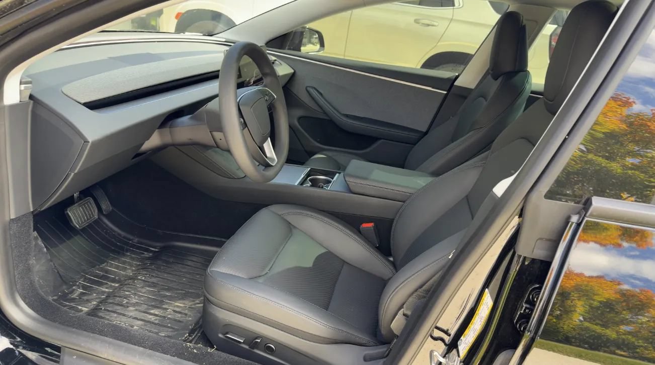 Used 2024 Tesla Model 3 Standard Range RWD image 6