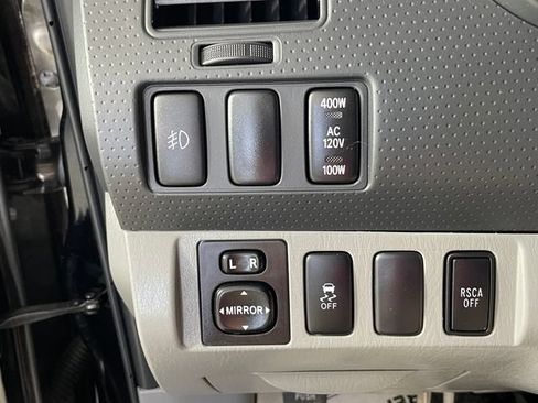 Used 2015 Toyota Tacoma 4x4 Double Cab w/ TRD Sport Package image 15