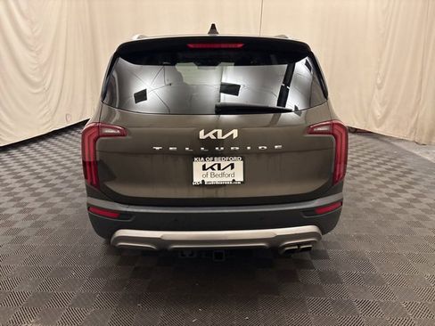 Certified 2022 Kia Telluride EX w/ EX Premium Package image 6