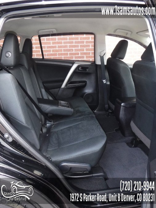 Used 2018 Toyota RAV4 LE w/ Carpet Mat Package AWD/4WD image 15