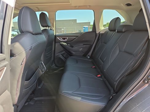 Used 2020 Subaru Forester Limited w/ Popular Package #3 AWD/4WD image 11