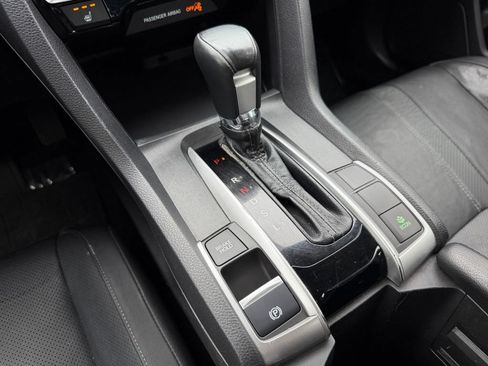Used 2018 Honda Civic Touring image 27