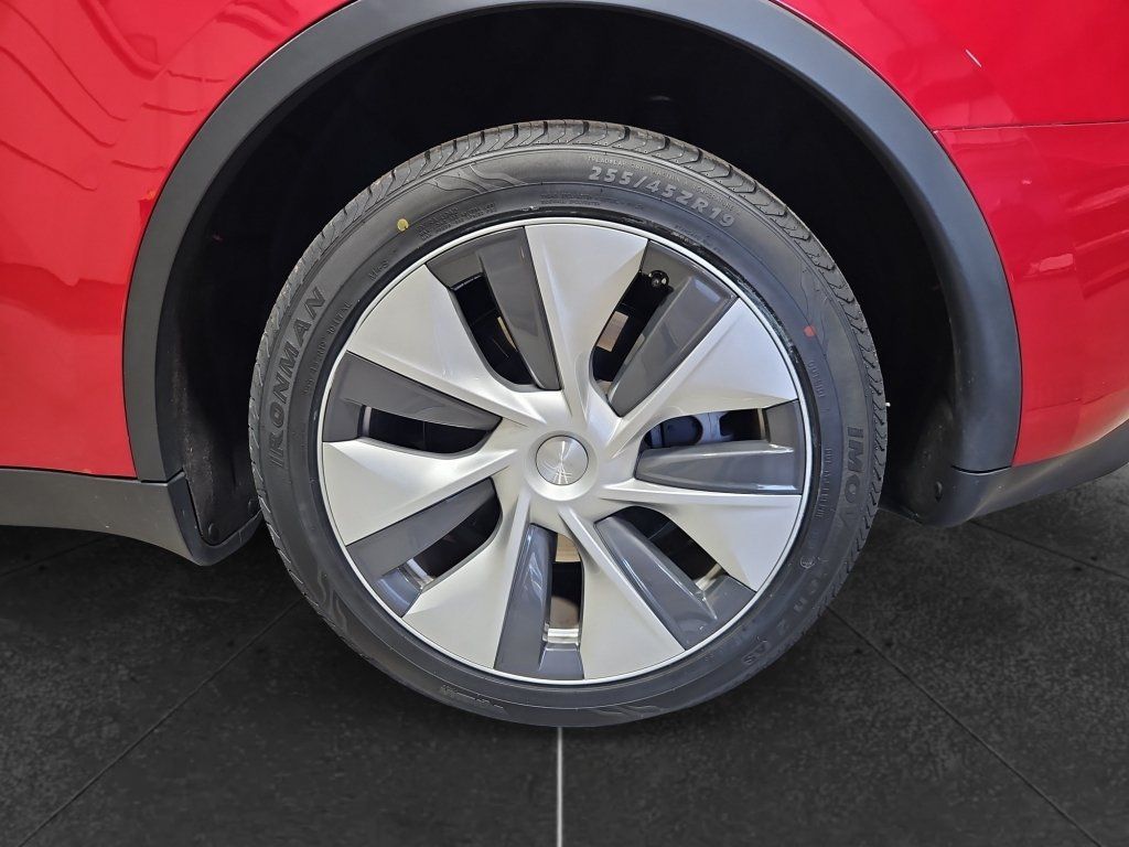 Used 2023 Tesla Model Y Long Range AWD/4WD image 34