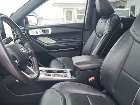 Used 2020 Ford Explorer ST w/ ST Street Pack image 15
