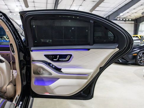 Used 2025 Mercedes-Benz S 63 AMG S image 13