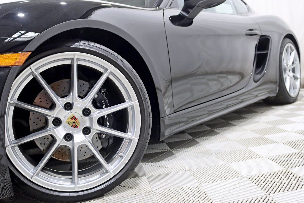 Used 2025 Porsche 718 Cayman GTS RWD image 5