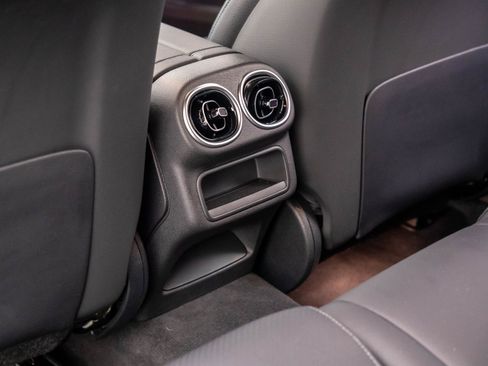 Used 2025 Mercedes-Benz GLC 350e 4MATIC image 19