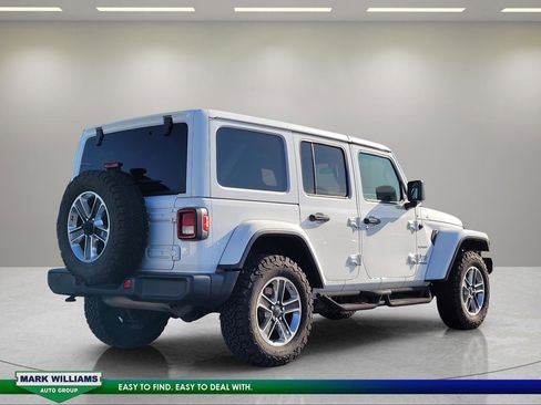 Used 2021 Jeep Wrangler Unlimited Sahara w/ Uconnect 4C Nav & Sound Group AWD/4WD image 4