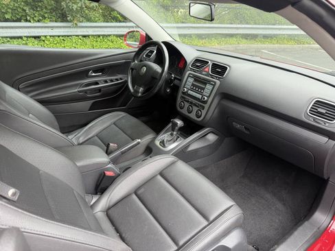 Used 2008 Volkswagen Eos 2.0T FWD image 11