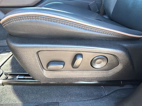 Used 2023 GMC Canyon Denali image 23