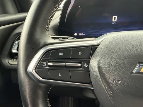 Used 2025 Chevrolet Traverse LT FWD image 18