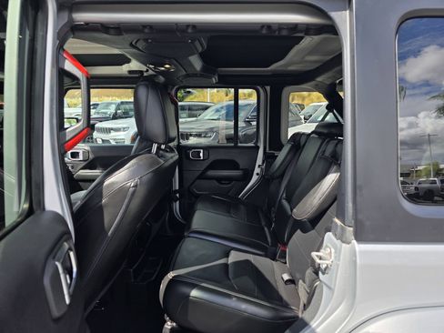 Certified 2023 Jeep Wrangler Sahara w/ Cold Weather Group image 15