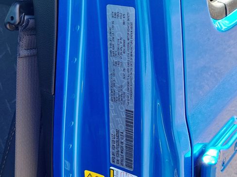 New 2025 Jeep Gladiator Mojave w/ Convenience Group image 31