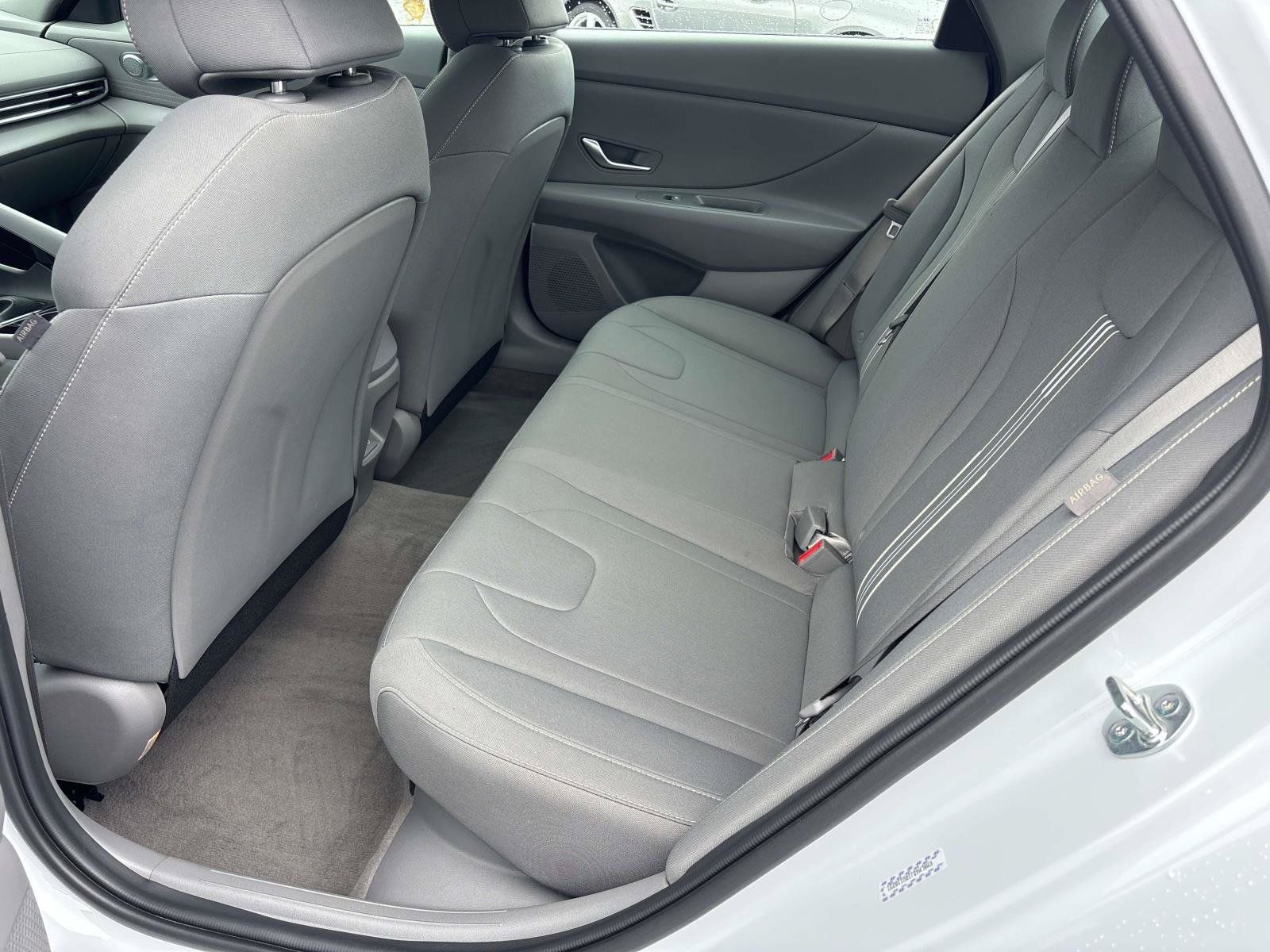 Certified 2024 Hyundai Elantra Blue FWD image 10