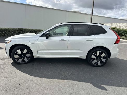 Certified 2025 Volvo XC60 T8 Plus w/ Protection Package Premier image 7