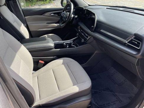 Used 2026 Chevrolet Traverse LT w/ Driver Confidence Package FWD image 17