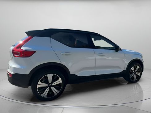 Used 2023 Volvo XC40 Recharge Plus image 30