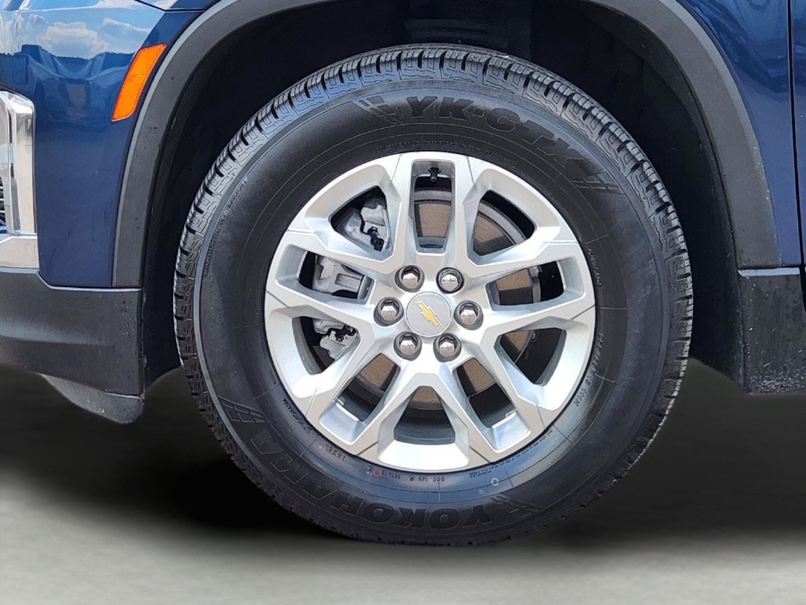 Used 2023 Chevrolet Traverse LS w/ Safety Package FWD image 10