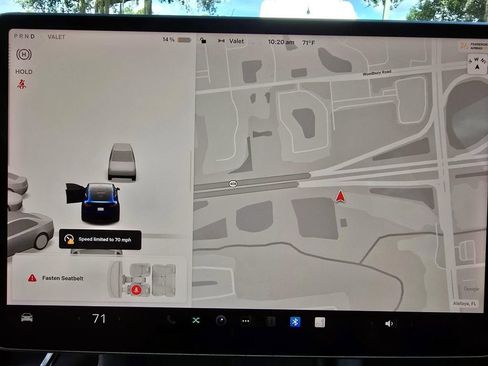 Used 2022 Tesla Model Y Performance AWD/4WD image 16