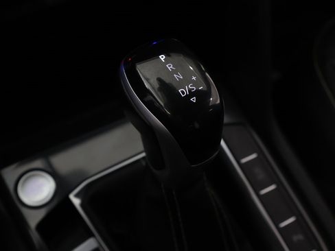 Used 2023 Volkswagen Tiguan SE R-Line image 54