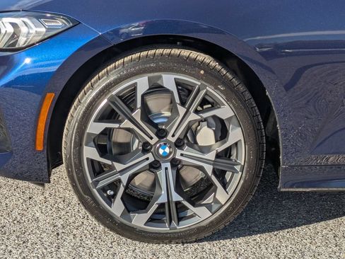 New 2026 BMW 330i Sedan RWD image 9